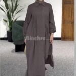 طقم مكون من قطعتين يجمع بين الأناقة العصرية واللمسة الكلاسيكية المحتشمة 🤌 مخدوم بأجود وأنواع الكريب كيجى طويل ومريح