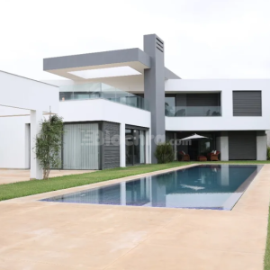 فيلا راقيه 2500م